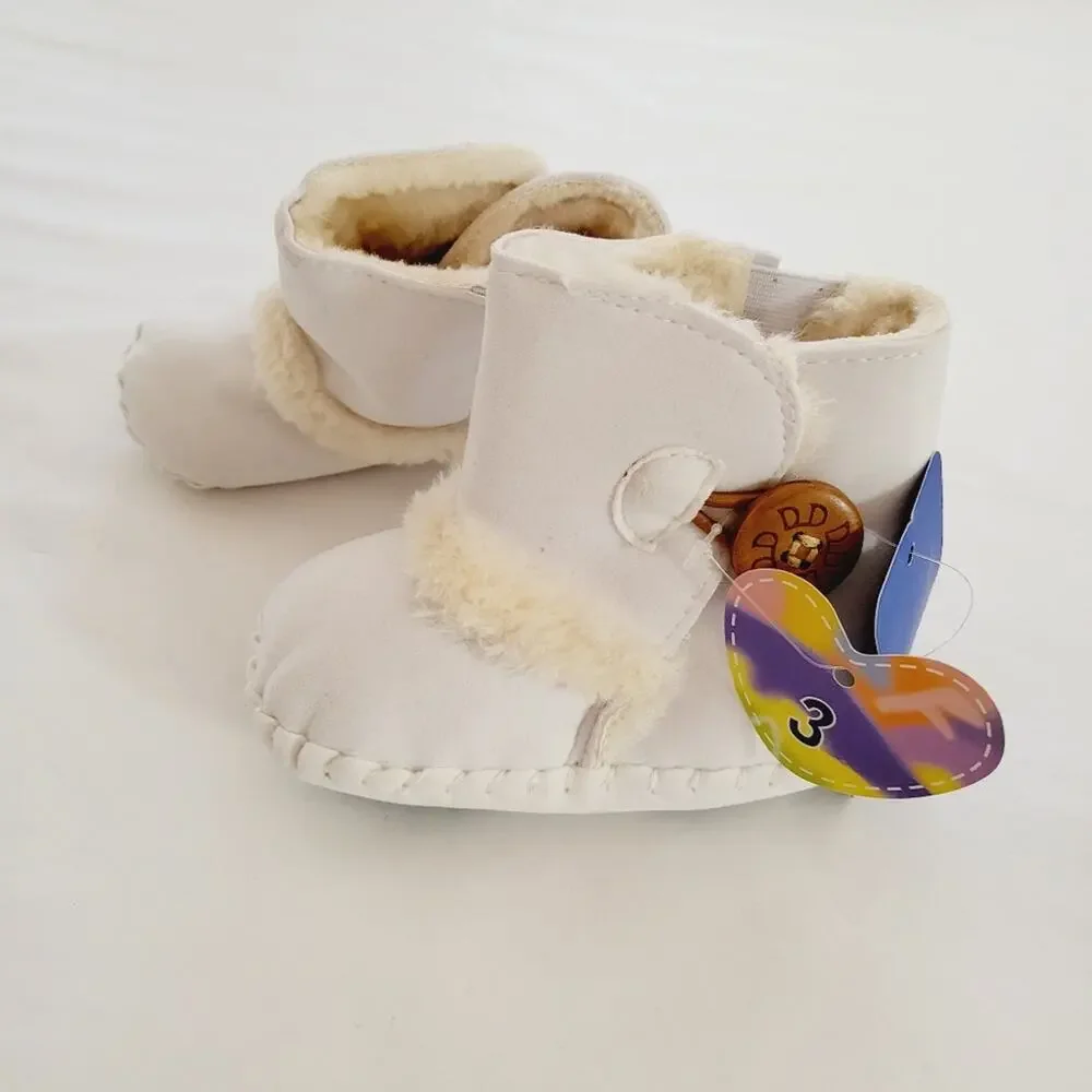 New button boot with faux fur liner 0-6M